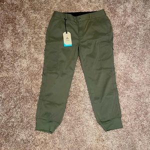 Brand new with tags Prana sky cannon jogger size ten in slate green
